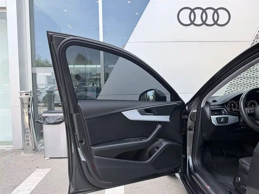 Audi A4L 2020 40 TFSI Fashion Dynamic Edition фото 13