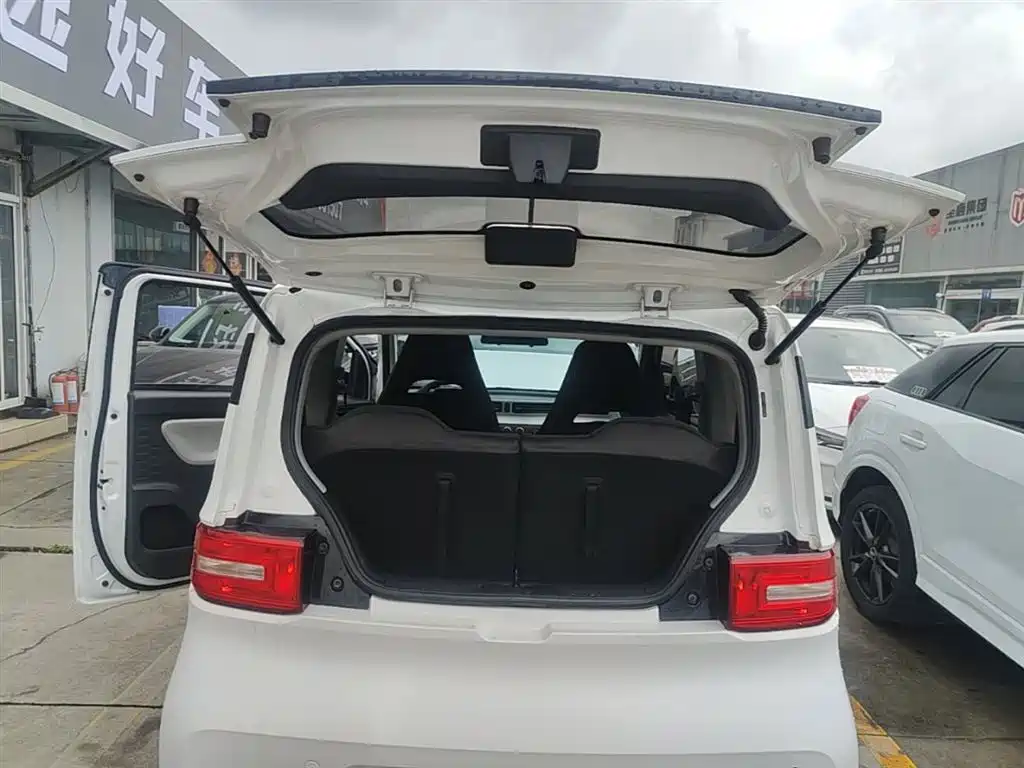 WULING AUTOMOBILE HONGGUANG MINIEV