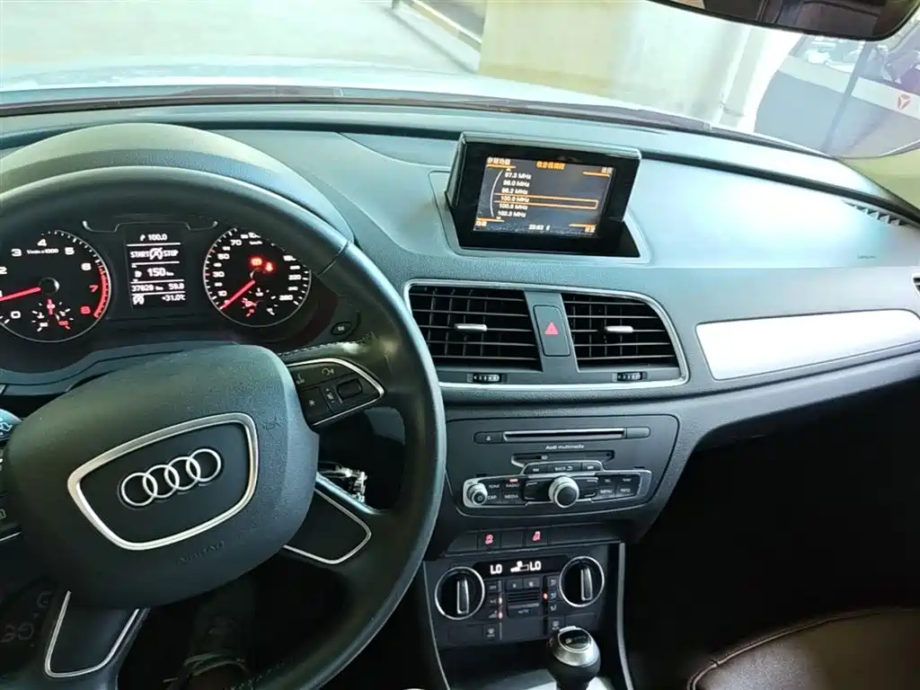 Audi Q3 2018 30th Anniversary Edition 30 TFSI Standard фото 10