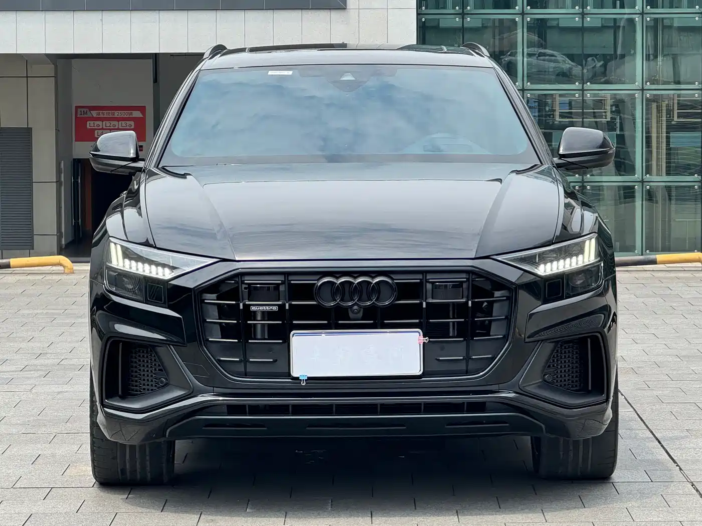 Audi Q8 2022 55 TFSI Exclusive Dynamic фото 2