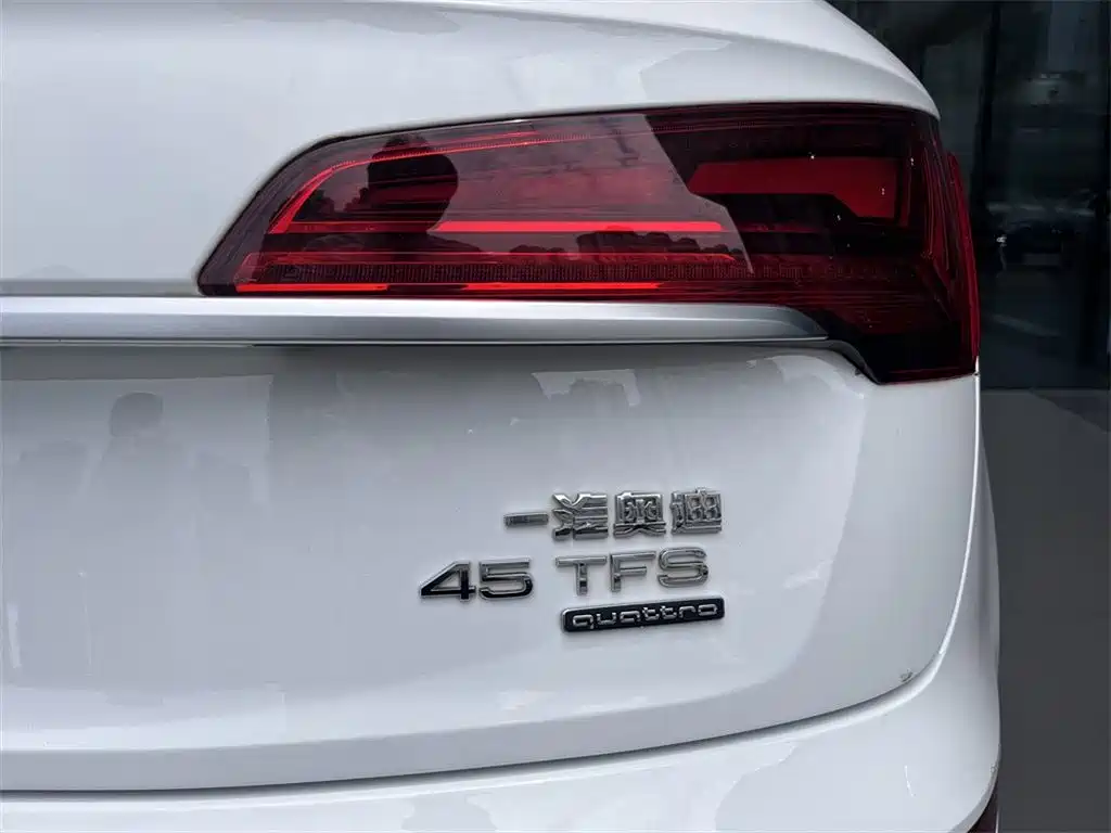 Audi Q5L 2022 45T Luxury Dynamic фото 15