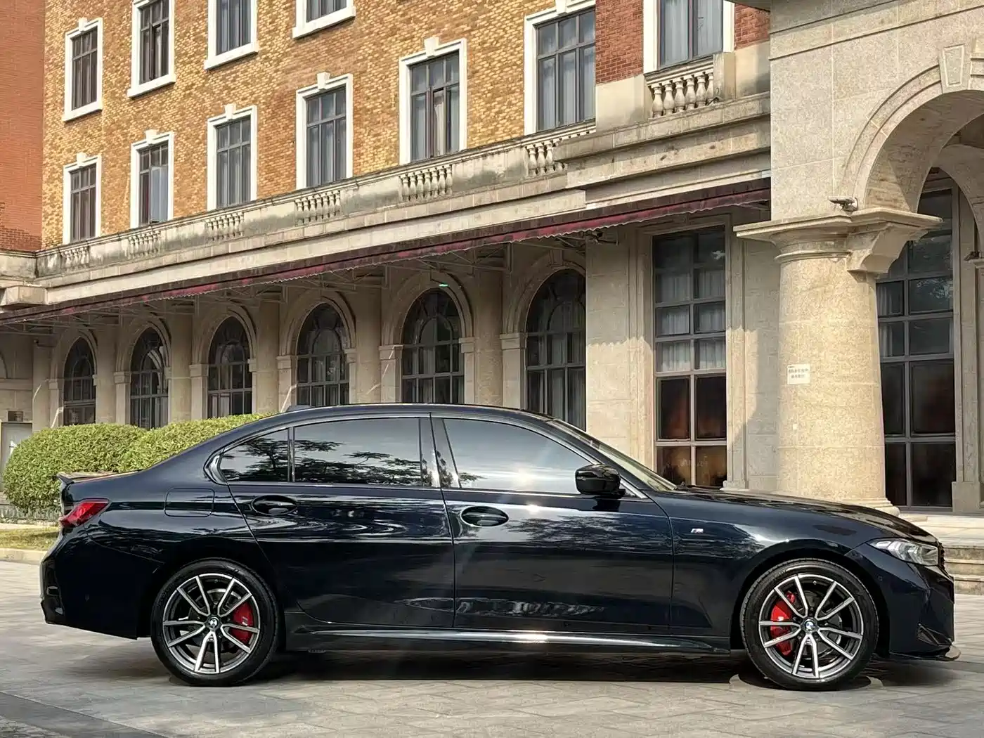 BMW 3 Series 2023 325Li M Sport Package фото 5
