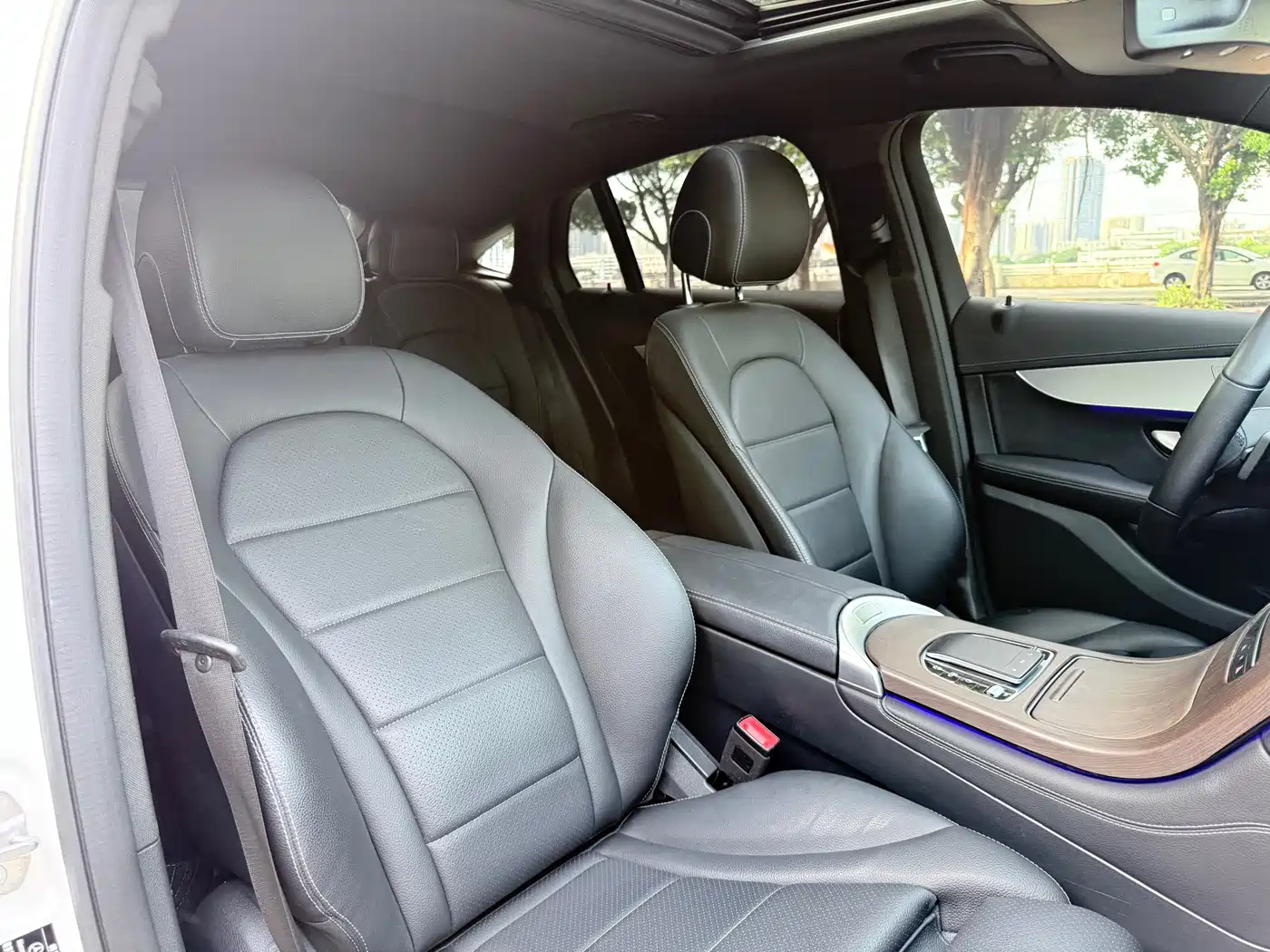 Mercedes-Benz GLC Coupe 2021 GLC 260 4MATIC Coupe SUV фото 16