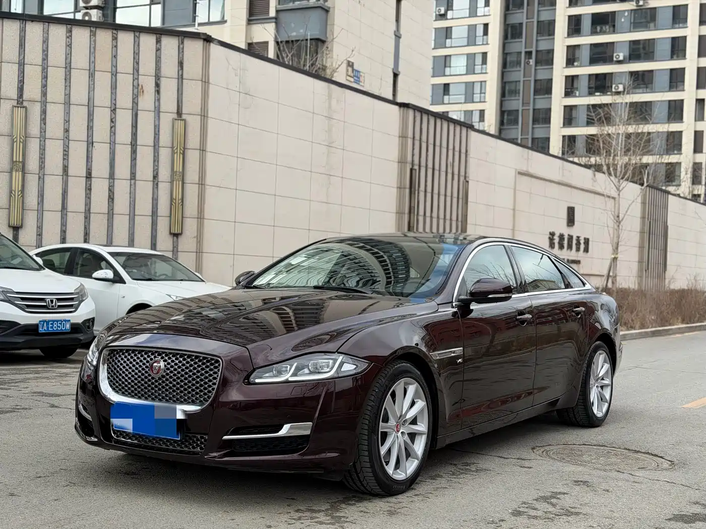 JAGUAR XJ