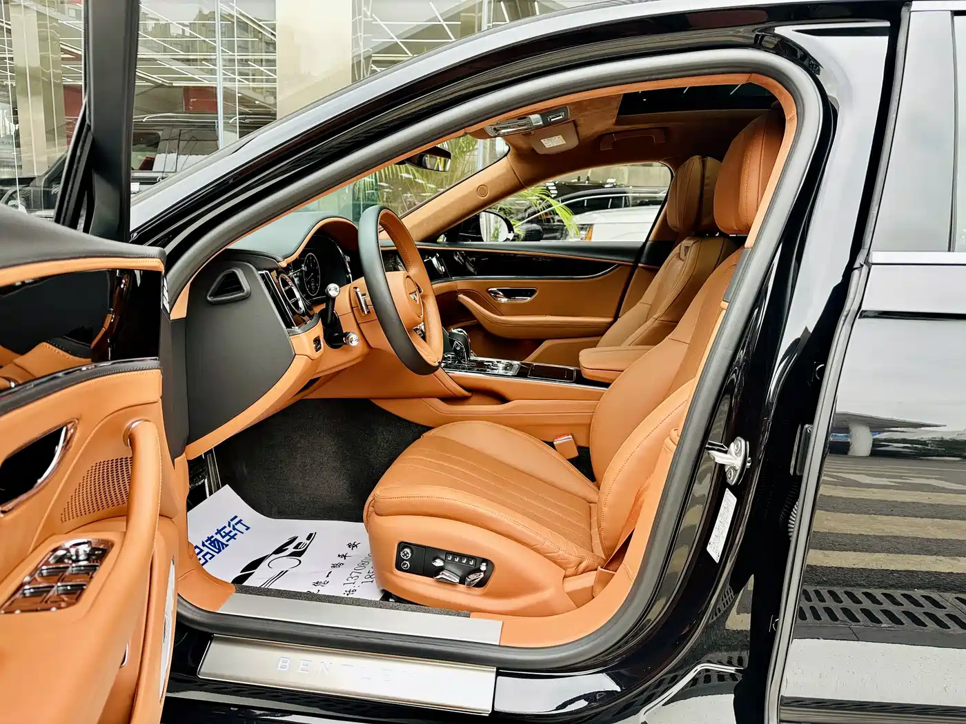 Фото 8 - Bentley Flying Spur