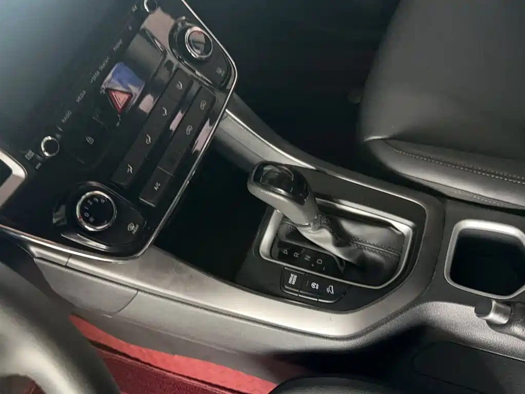 Hyundai Beijing Hyundai ix35 2019 2.0L Automatic 2WD Zhiyong·Smooth Enjoy China VI фото 8