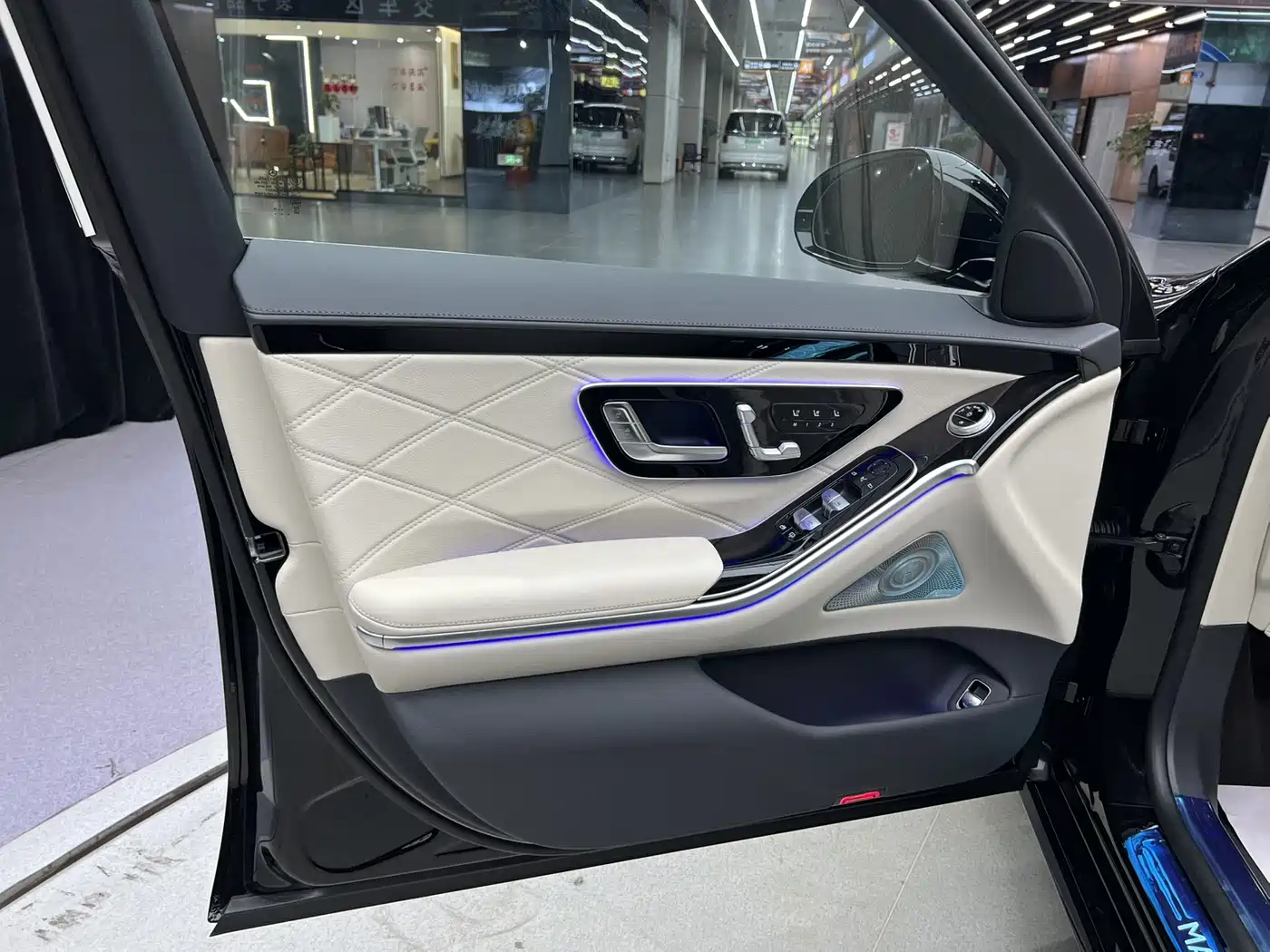 Фото 12 - Mercedes-Benz Maybach S-Class