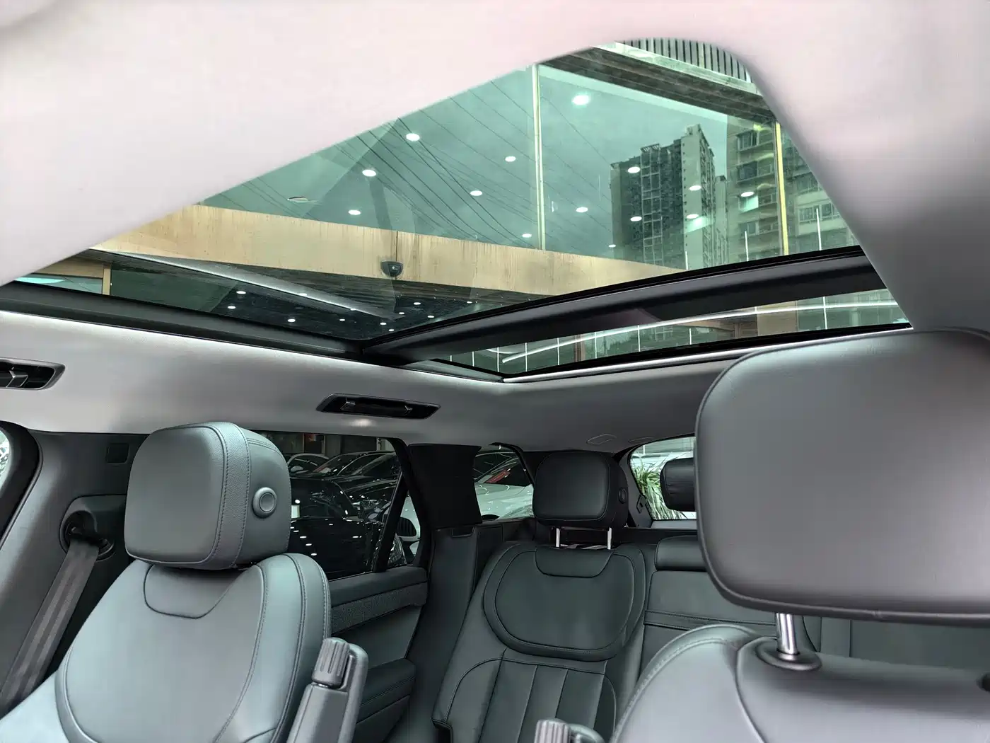 Land Rover Range Rover Sport 2023 360PS S фото 18