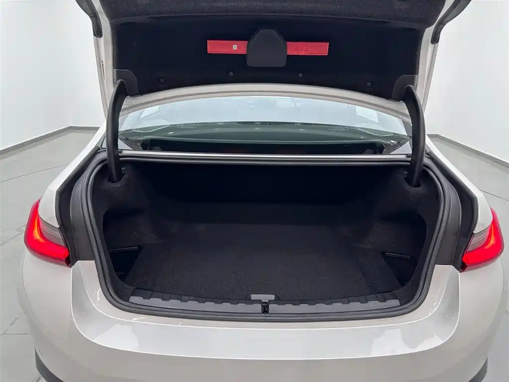 BMW i3 2025 eDrive 40 L Shadow Night Sport Package фото 25