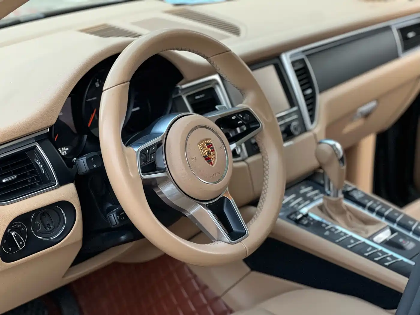 Porsche Macan 2014 Macan 2.0T фото 18