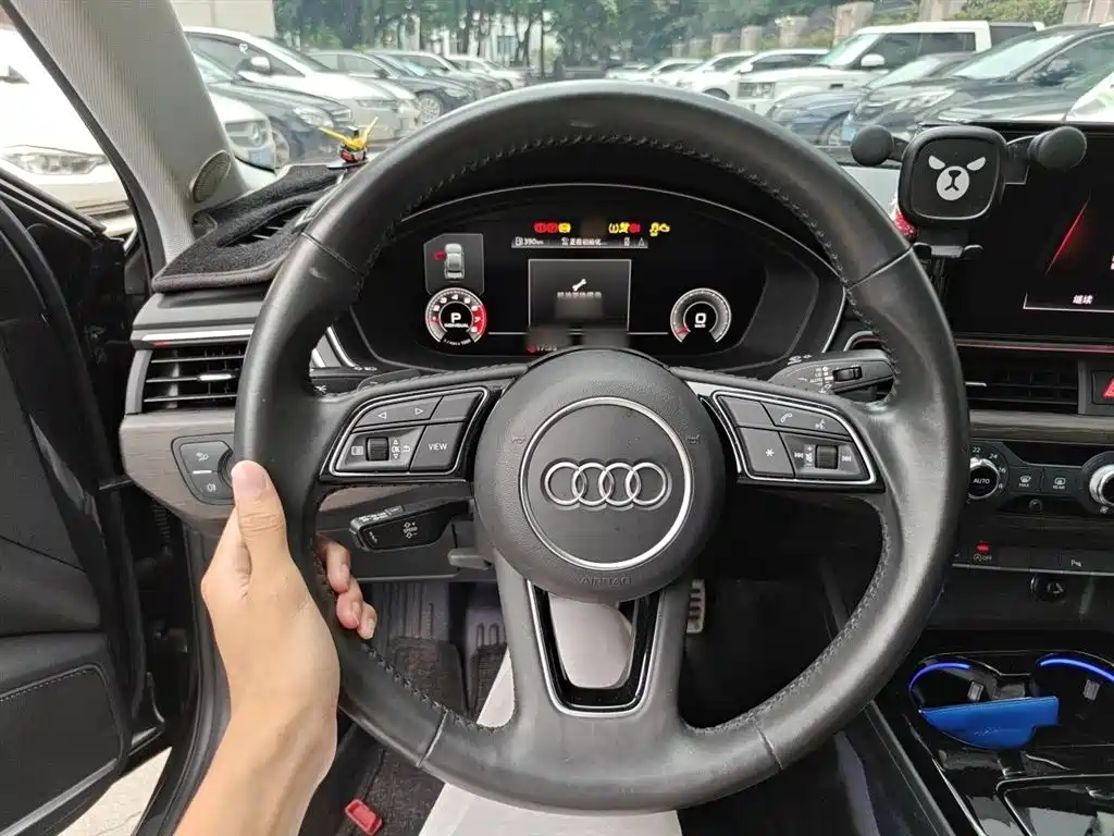 Audi A4L 2020 40 TFSI Fashion Dynamic Edition фото 3