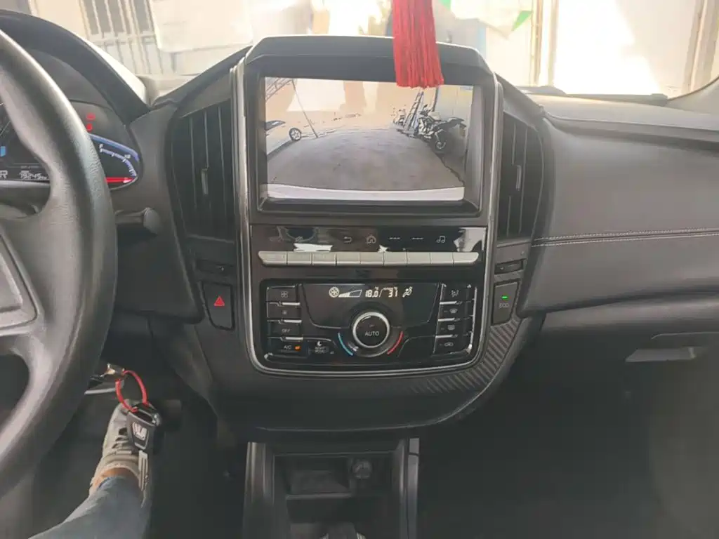 Luxgen Rui 3 2016 2016 1.6L CVT Smart Enjoyment Model