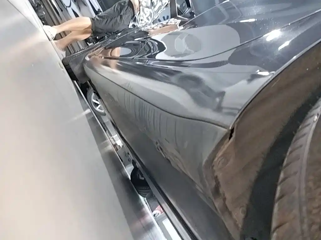 Фото 21 - Tesla Model 3