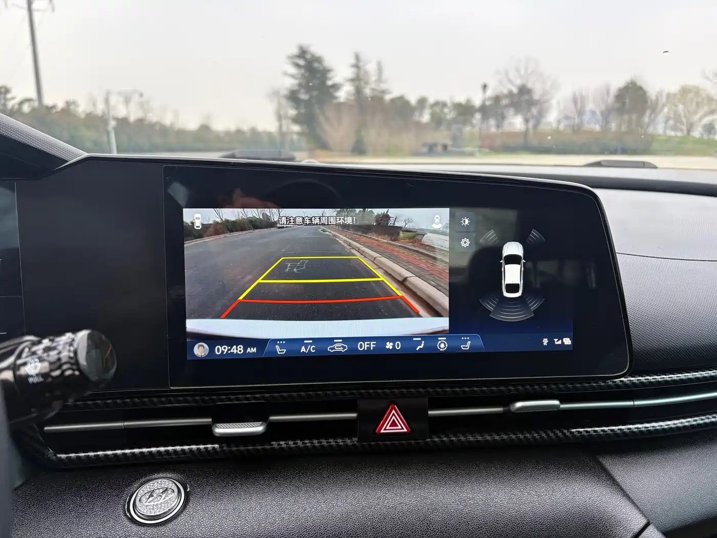 Hyundai Elantra 2022 1.5L CVT LUX Premium Edition фото 15