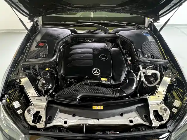 Фото 16 - Mercedes-Benz E-Class