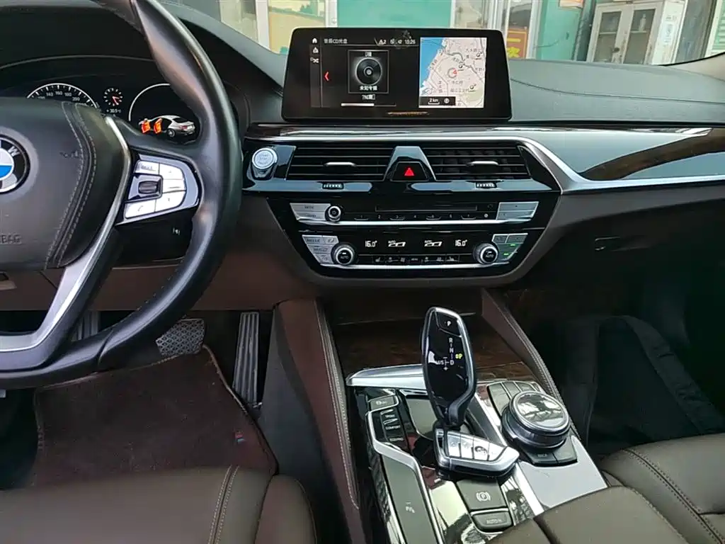 BMW 5 Series 2019 525Li Luxury Package фото 13