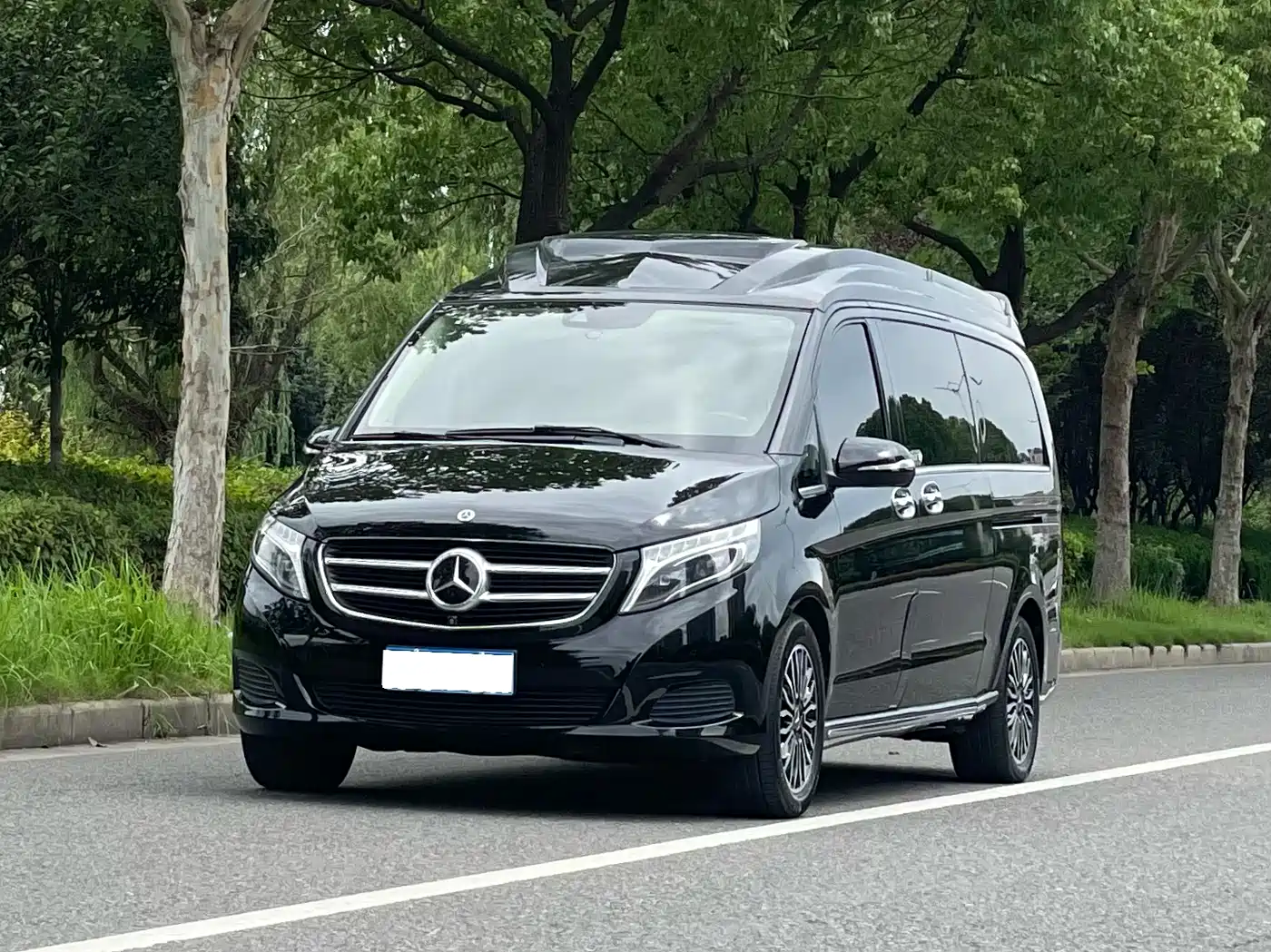 Mercedes-Benz V-Class 2017 Model V 260 L Premium Extended Edition