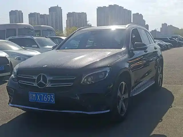 MERCEDES-BENZ GLC