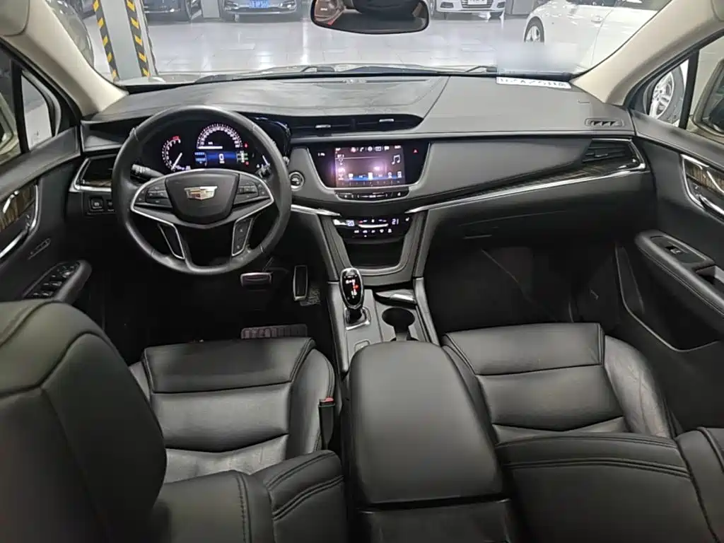 Cadillac XT5 2016 2016 25T Luxury Model