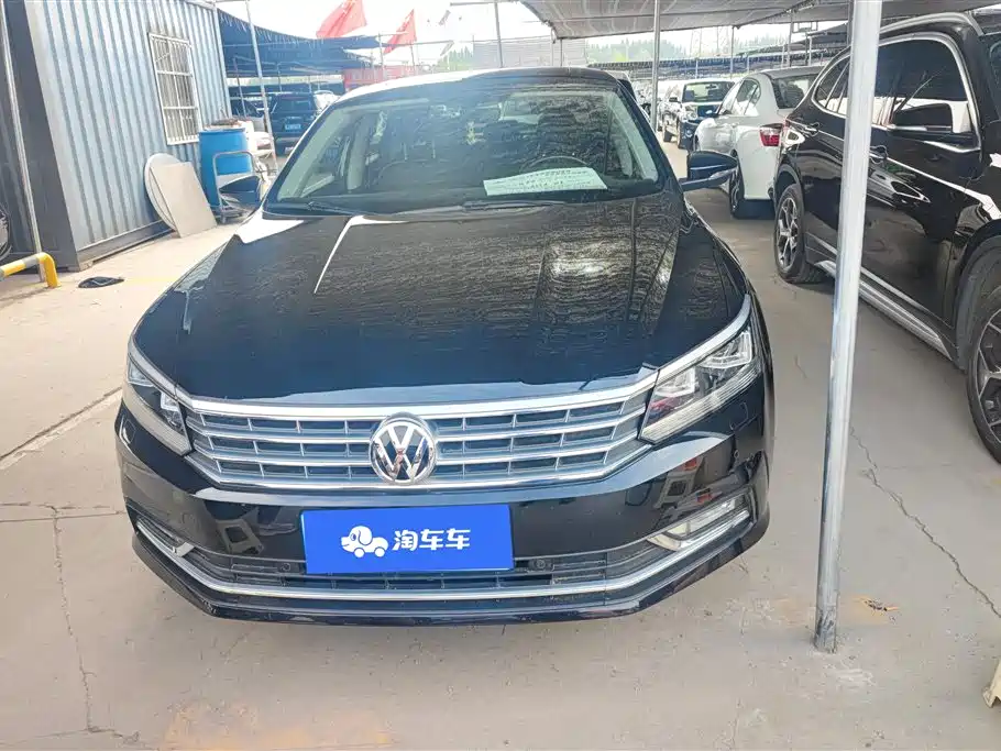 Volkswagen Passat 2017 330TSI DSG Luxury фото 2