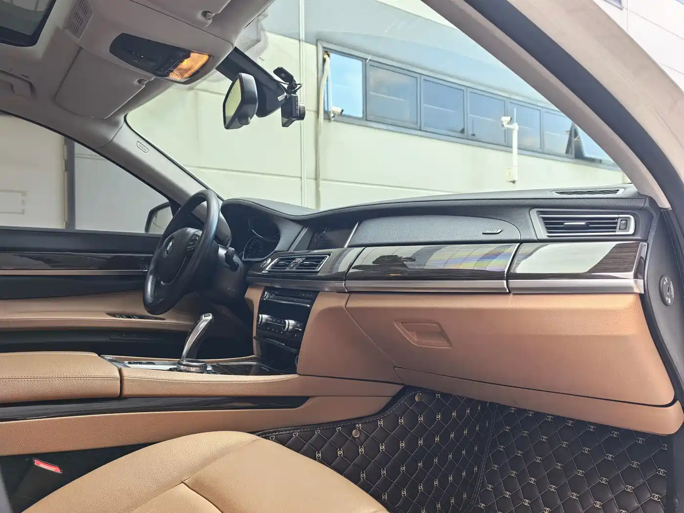 BMW 7 Series 2014 730Li Premium фото 11