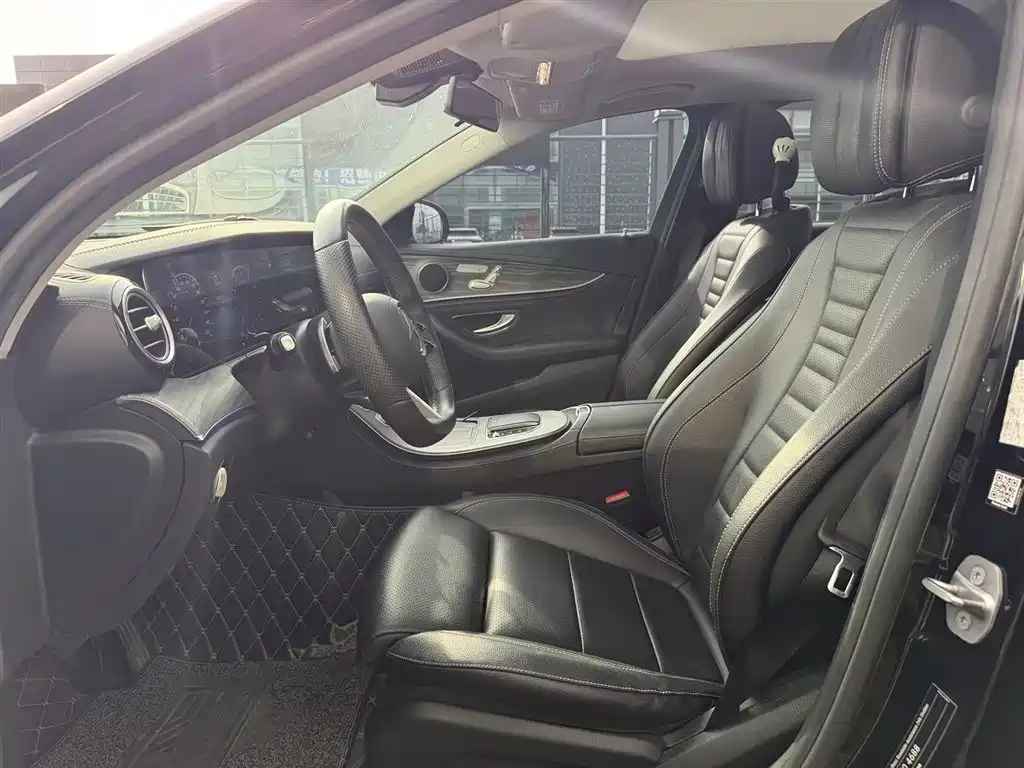 Mercedes-Benz E-Class 2022 E 260 L Sport фото 3