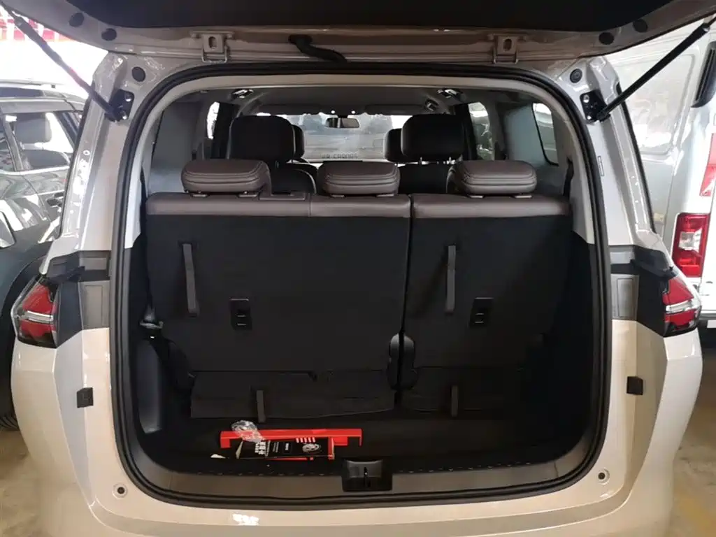 Wuling Motors Xingguang 730 New Energy 2025 2025 Model Plug-in Hybrid Base Version