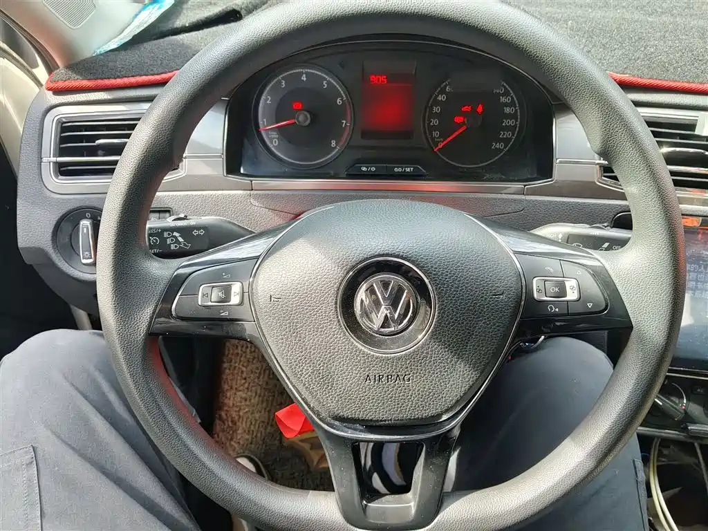 Volkswagen Santana 2016 1.6L Manual Comfort Edition фото 7