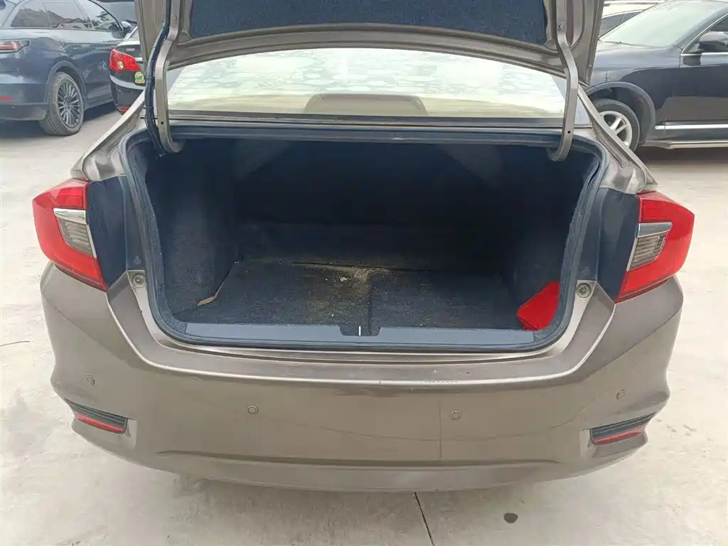 Honda Greiz 2017 2016 1.5L CVT Classic Edition