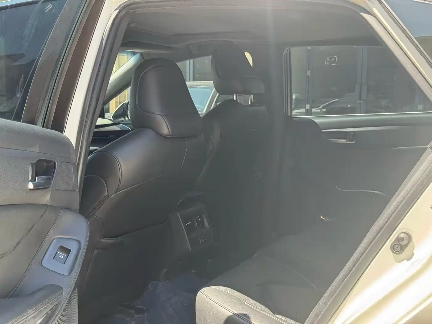 Toyota Avalon 2022 2.5L Luxury Edition фото 7