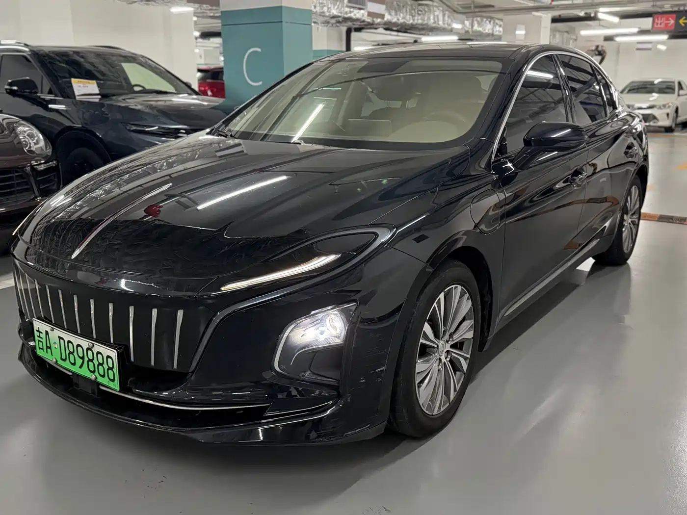 Hongqi E-QM5 2023 620km PLUS