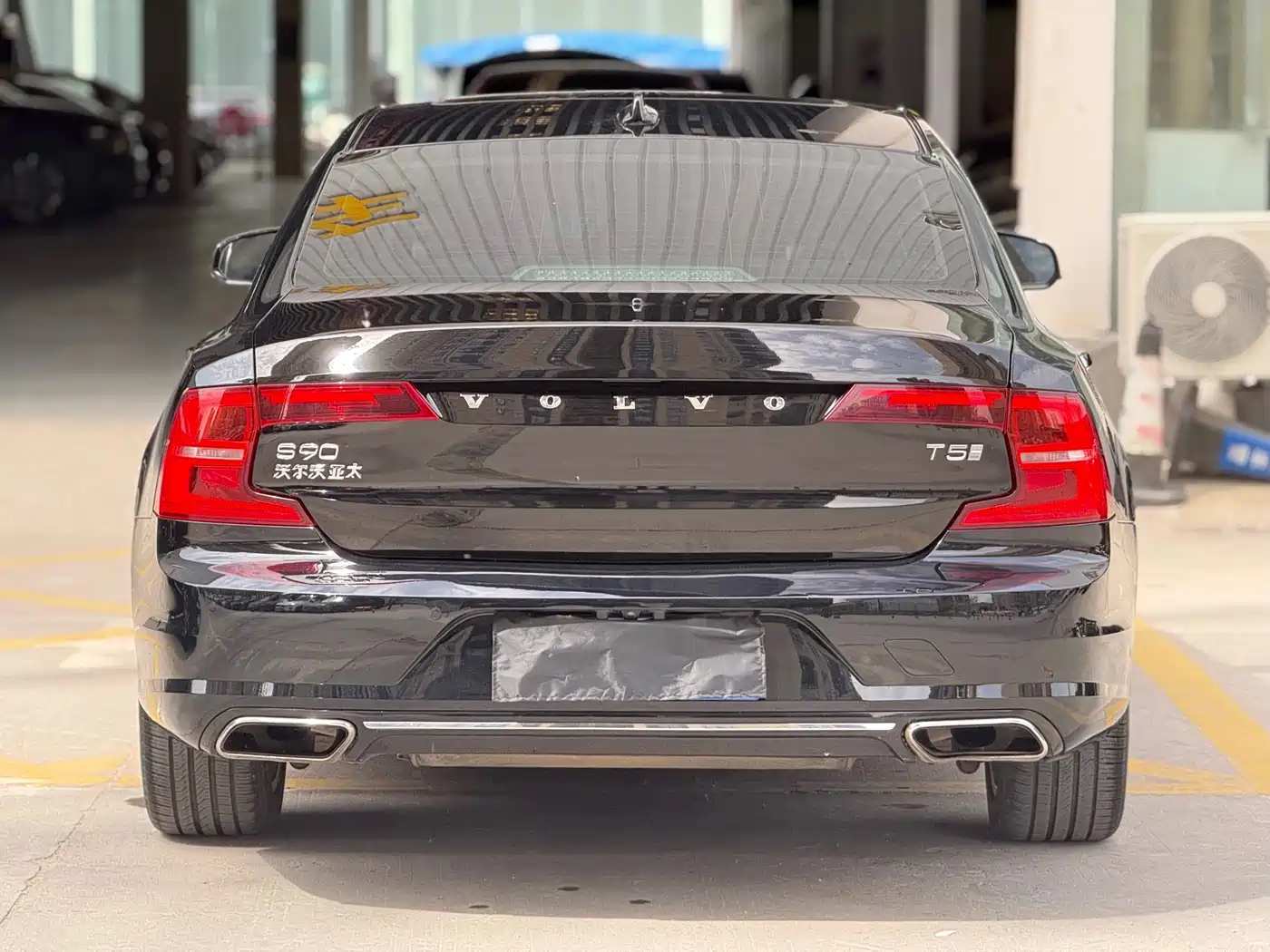 Фото 8 - Volvo S90
