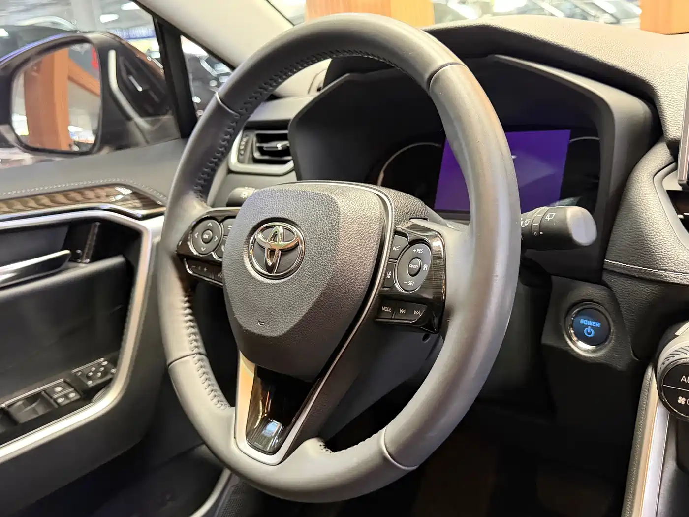 Toyota RAV4 Rongfang 2022 Hybrid 2.5L E-CVT 4WD Elite Plus Edition фото 14