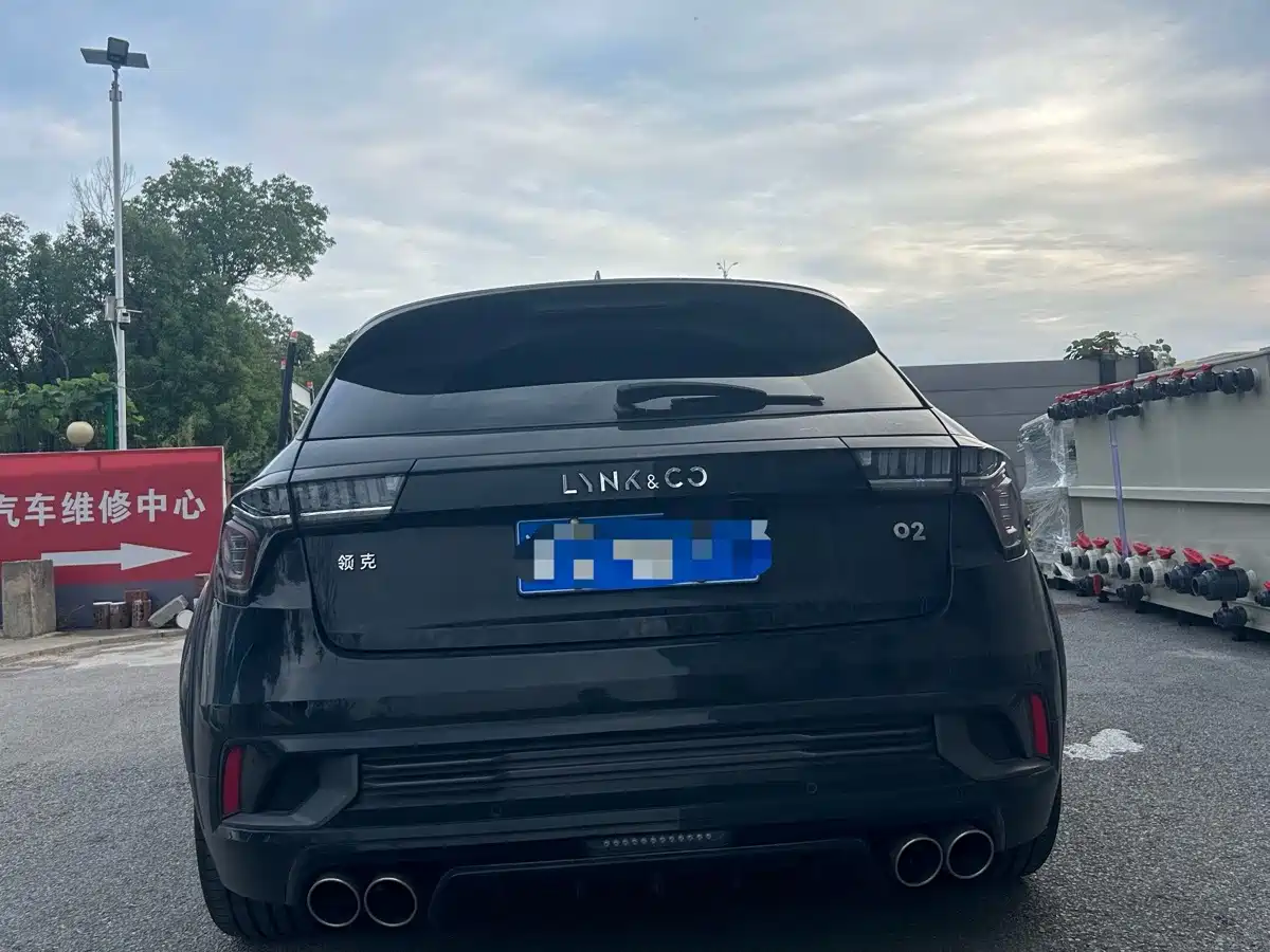 Lynk & Co 02 Hatchback 2022 2022 2.0TD Pro