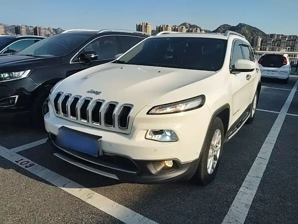 Jeep Cherokee 2016 — пригон из Китая