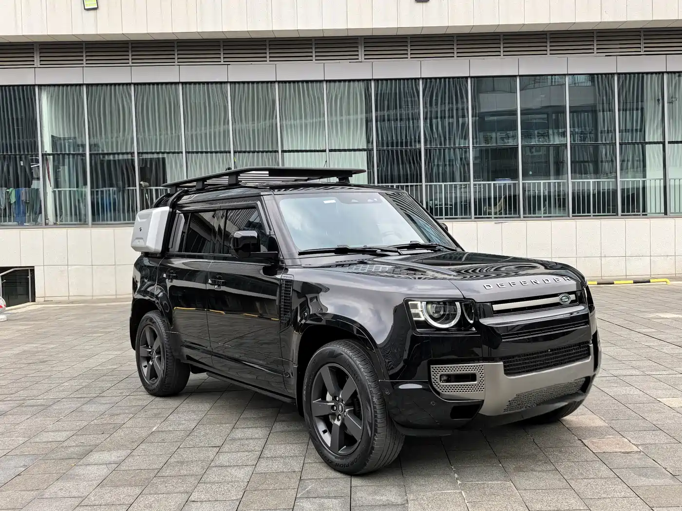 Land Rover Defender 2022 110 P400 X-DYNAMIC HSE фото 3