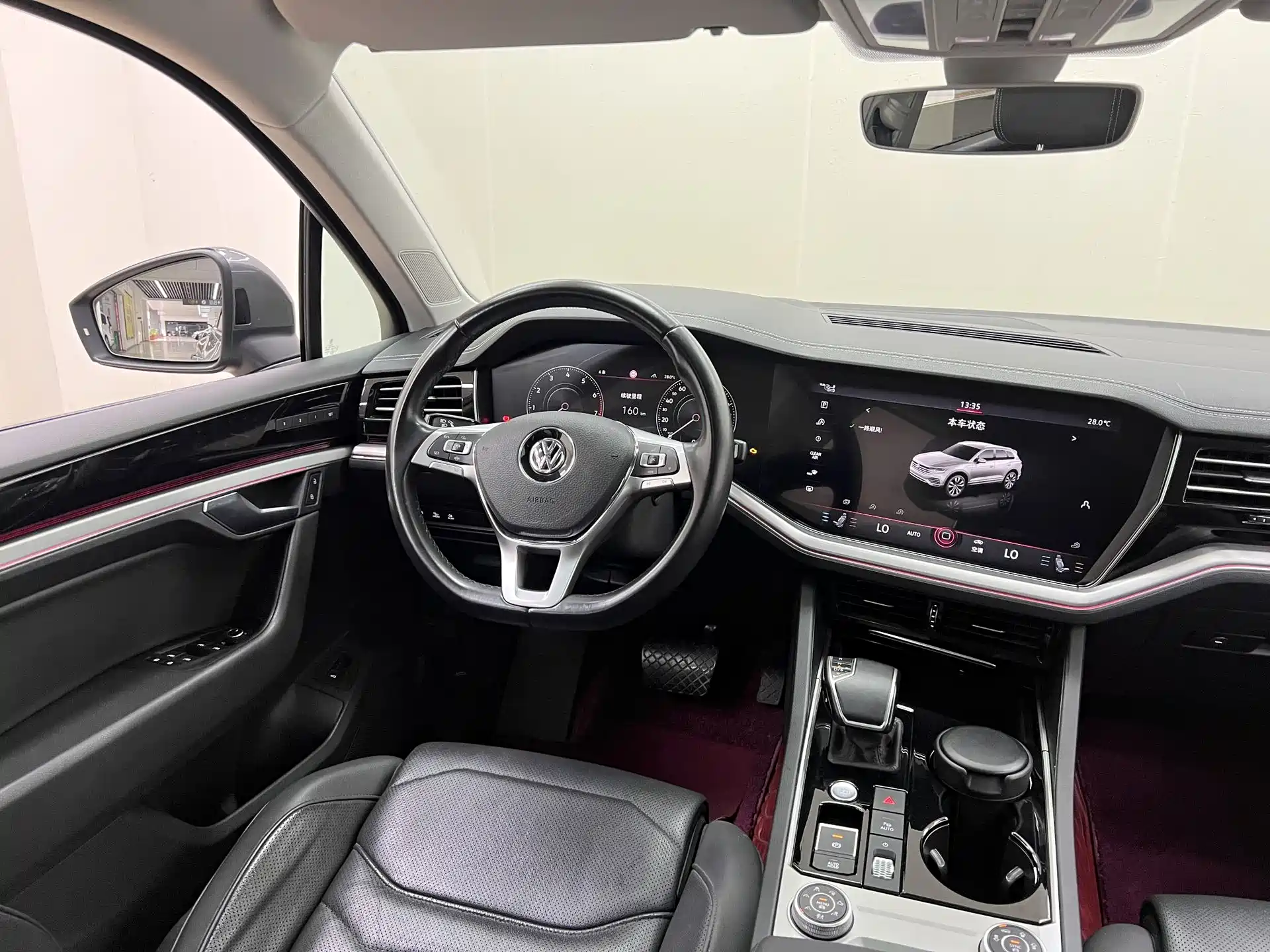 Фото 22 - Volkswagen Touareg