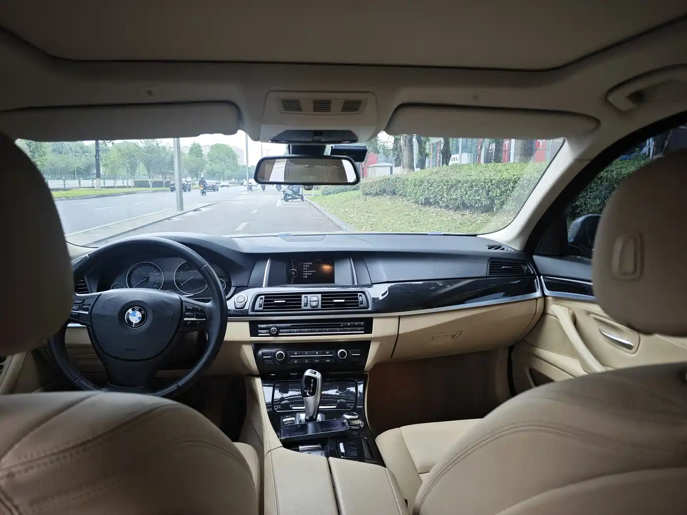 BMW 5 Series 2014 520Li Elegance фото 5