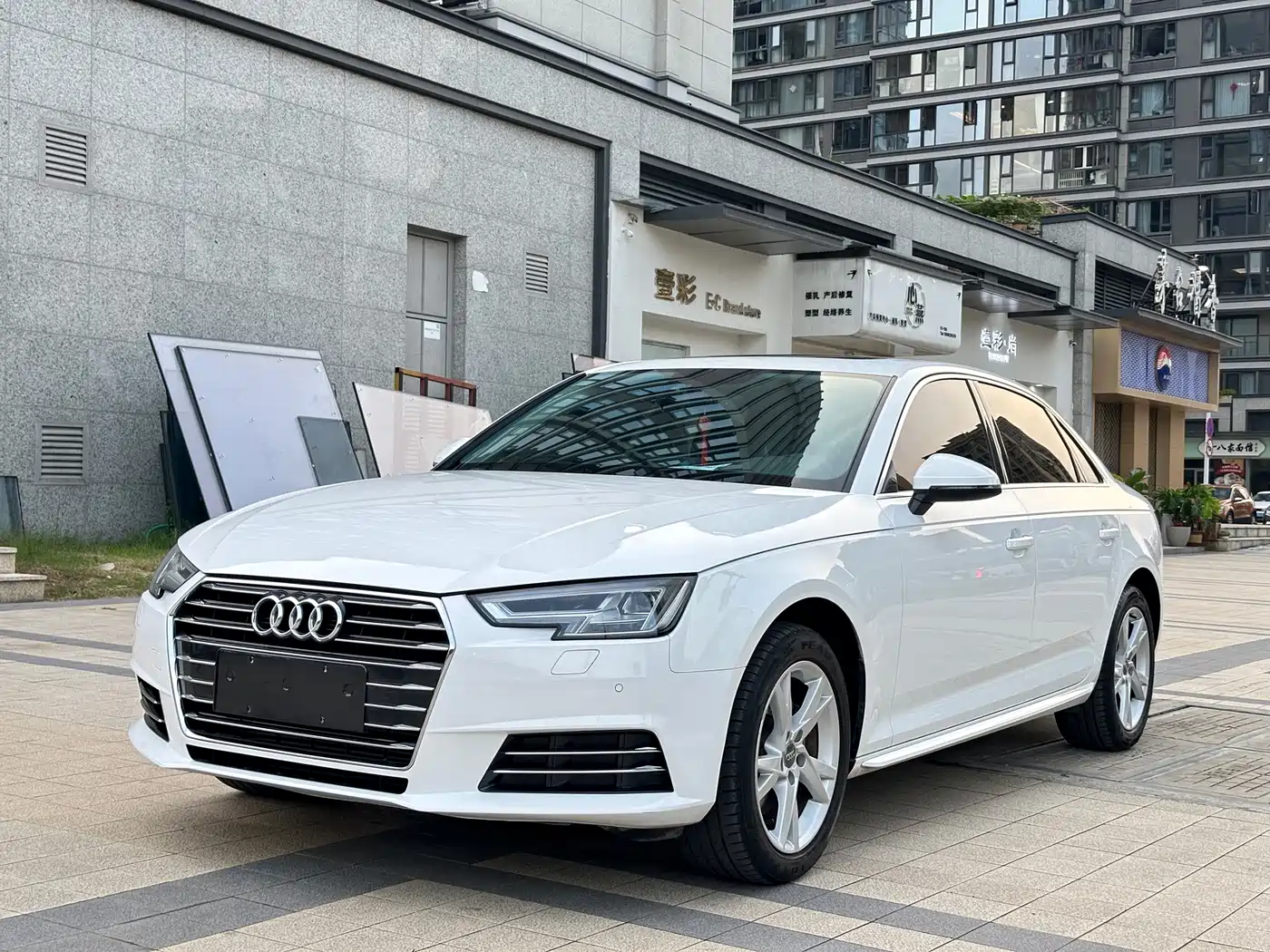 Audi A4L 2018 30th Anniversary 40 TFSI Progressive
