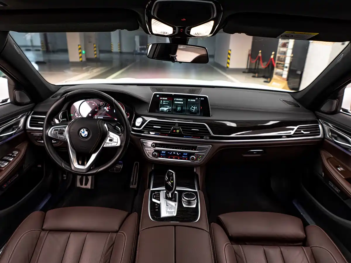 BMW 7 Series 2018 730Li Leading Type M Sport Package фото 6