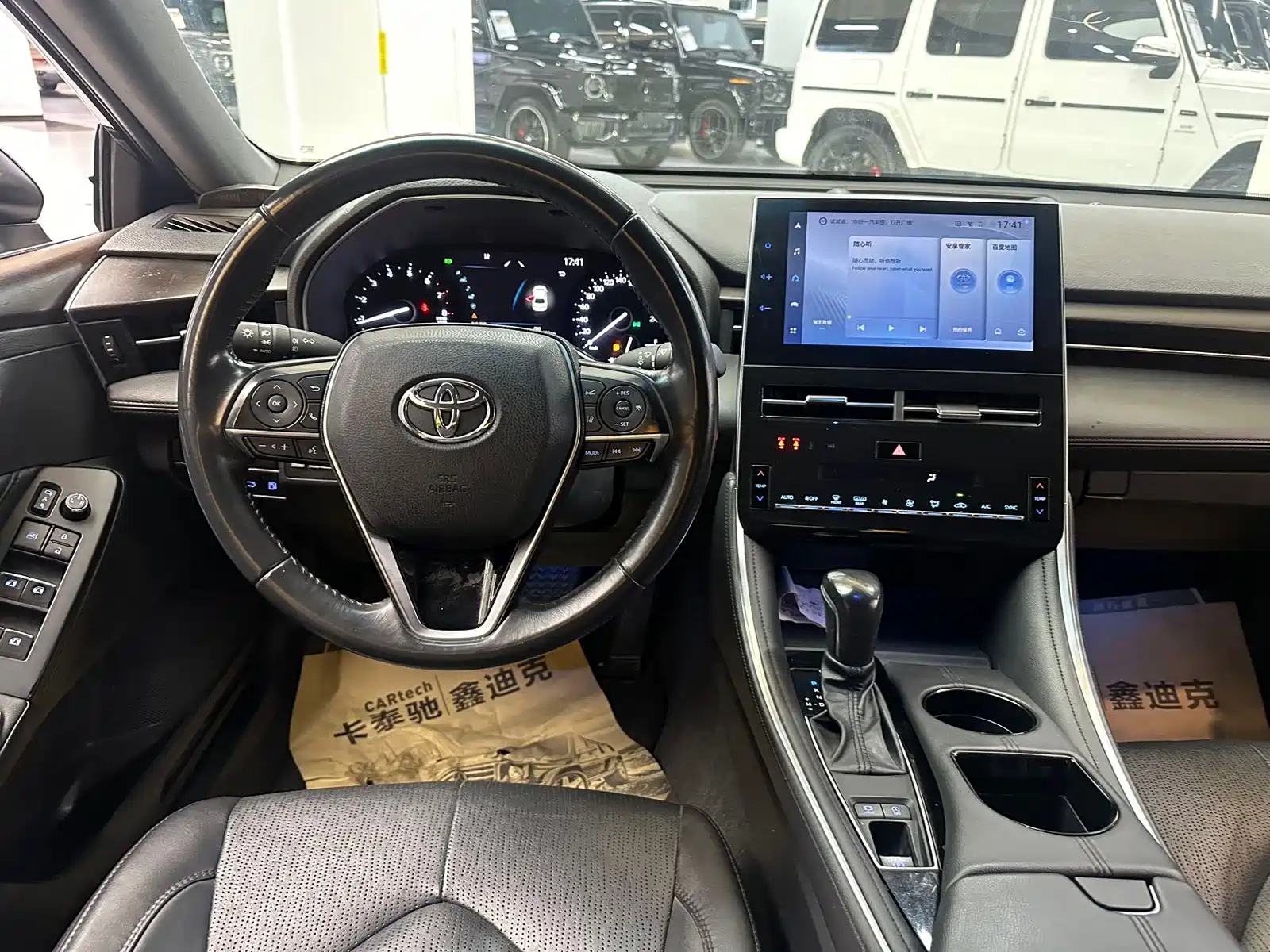 Фото 10 - Toyota Avalon