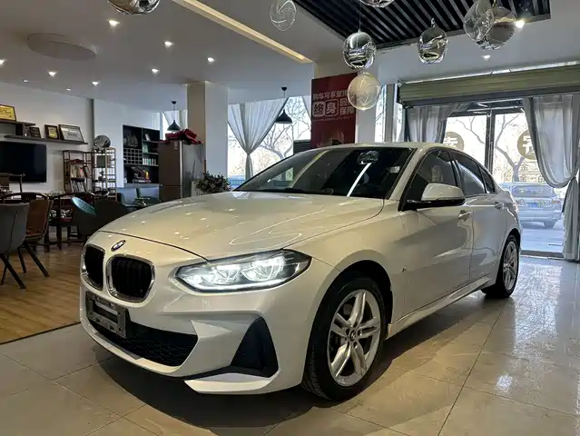 BMW 1 SERIES