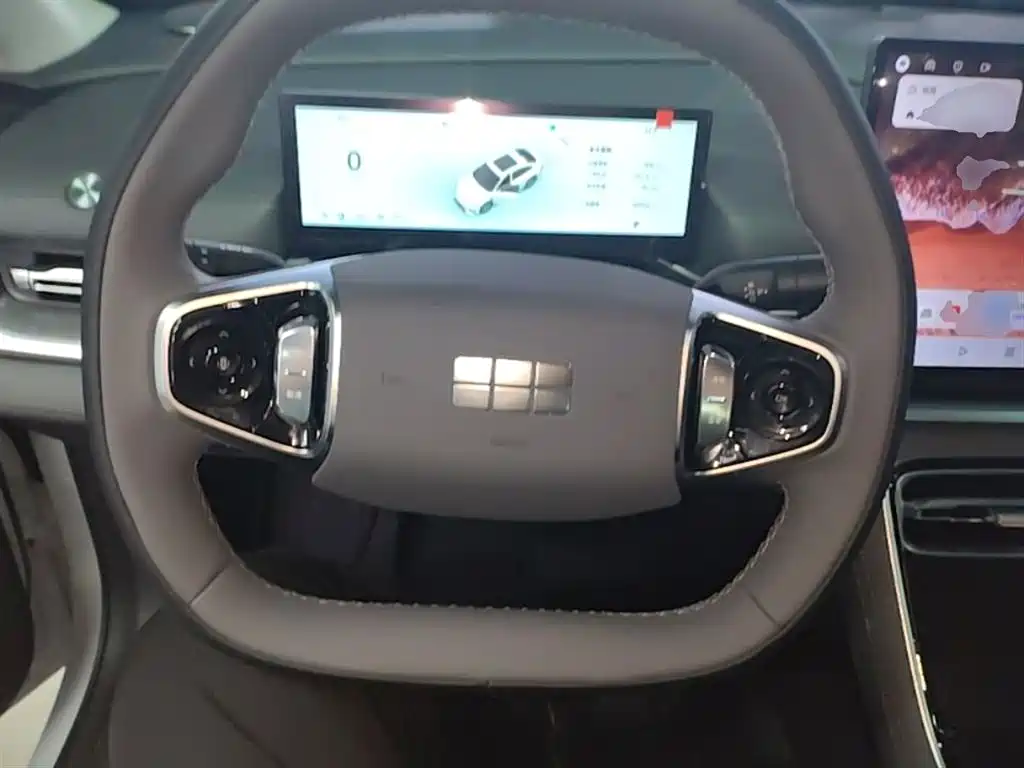 Geely Galaxy Galaxy A7 2025 EM-i 70km Luxury Edition фото 7