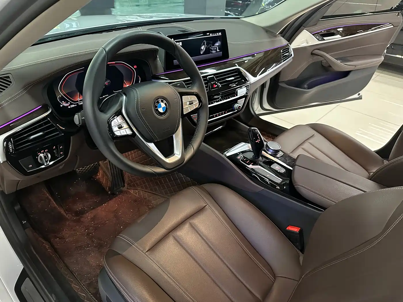 BMW 5 Series 2020 525Li Luxury Package фото 7