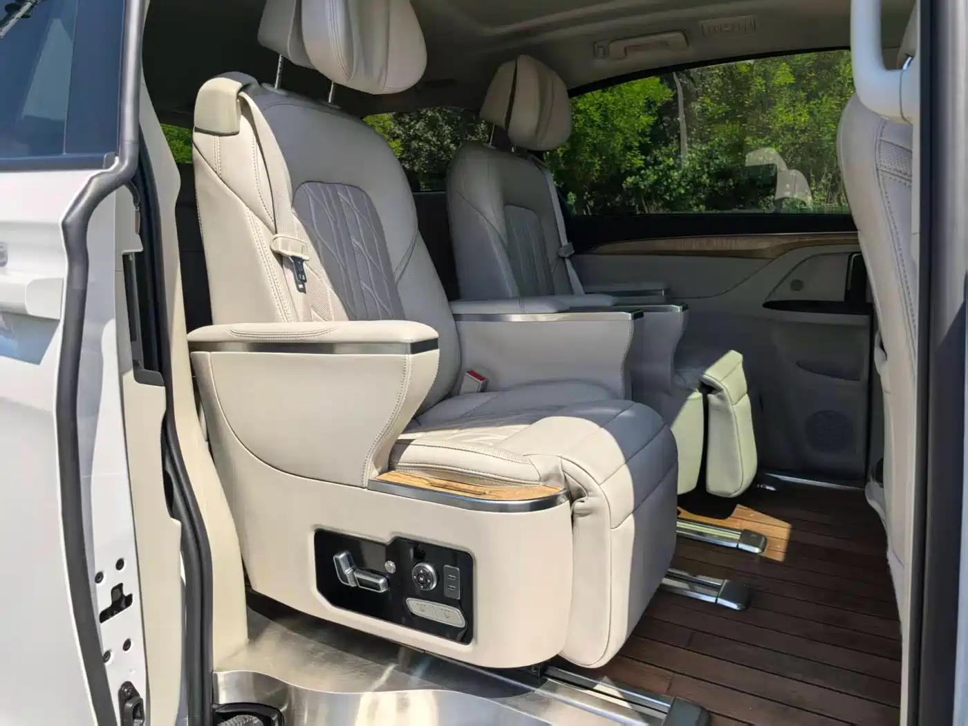 Buick GL8 2017 ES 28T Comfort Type China V фото 14