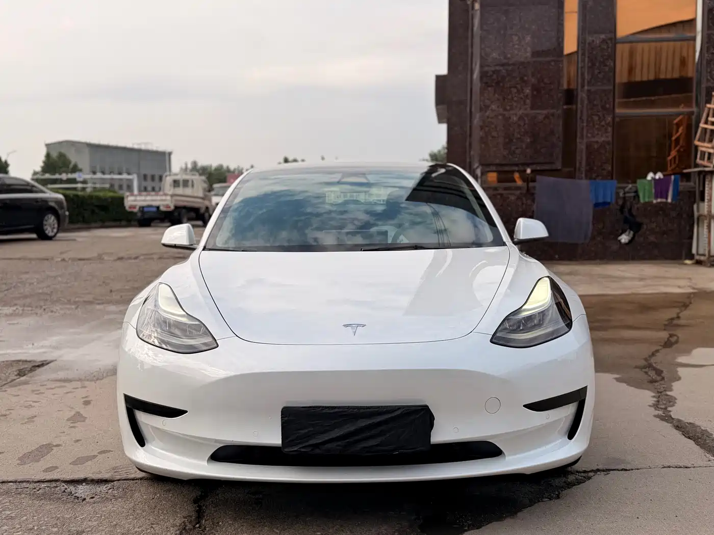 Фото 2 - Tesla Model 3
