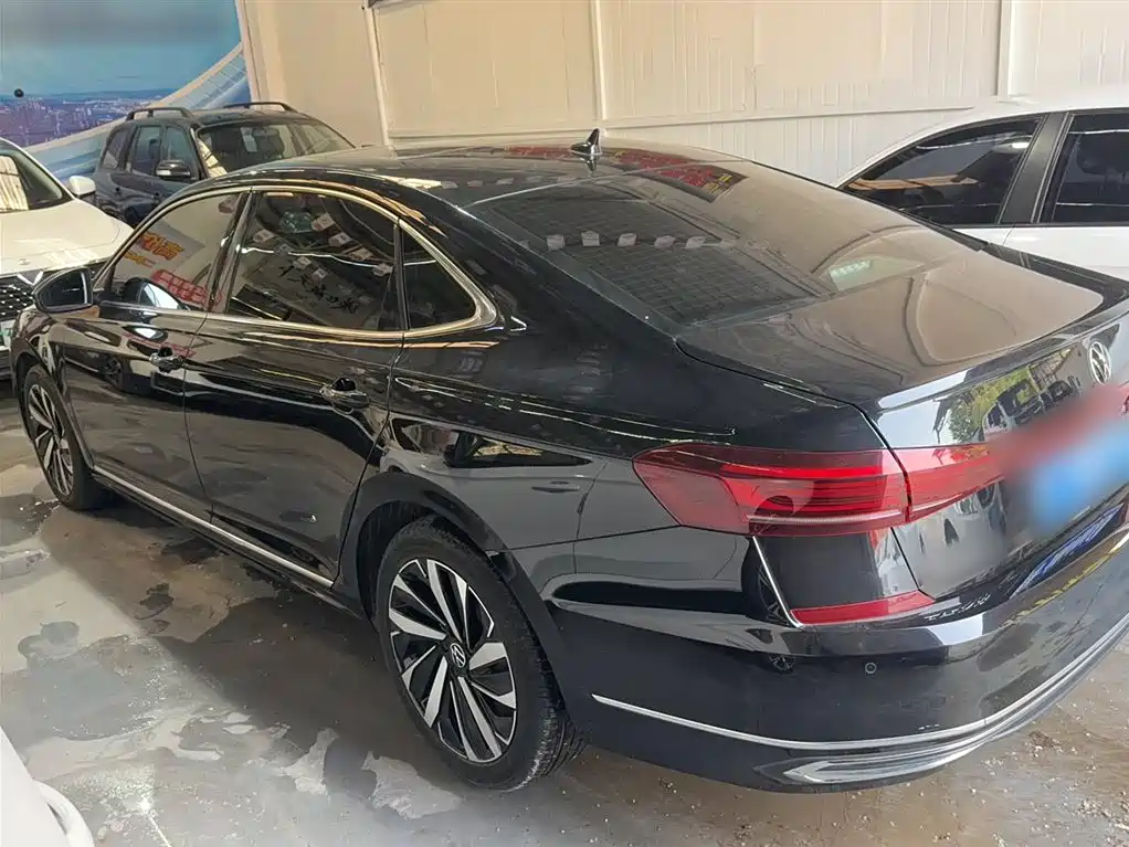 Volkswagen Passat 2023 330TSI Starlight Elite Edition фото 12