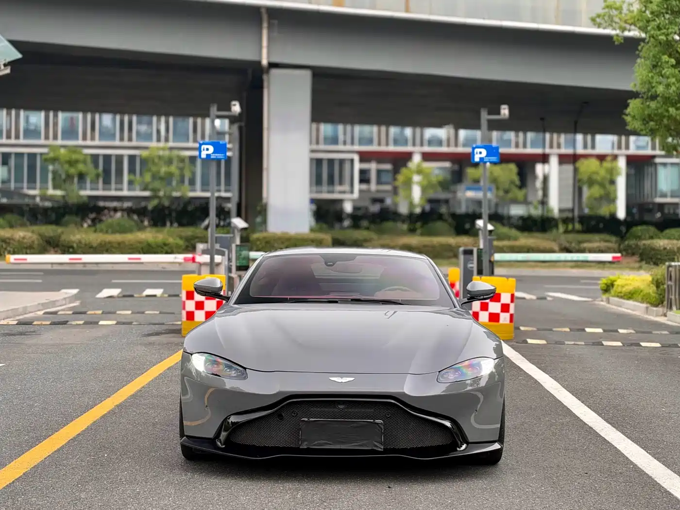 2023 Aston Martin Vantage