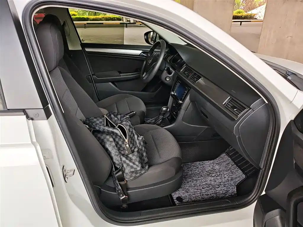 Volkswagen Bora 2016 Model 1.6L Automatic Fashion фото 20