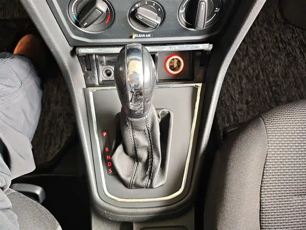 Volkswagen Bora 2016 Model 1.6L Automatic Fashion фото 10